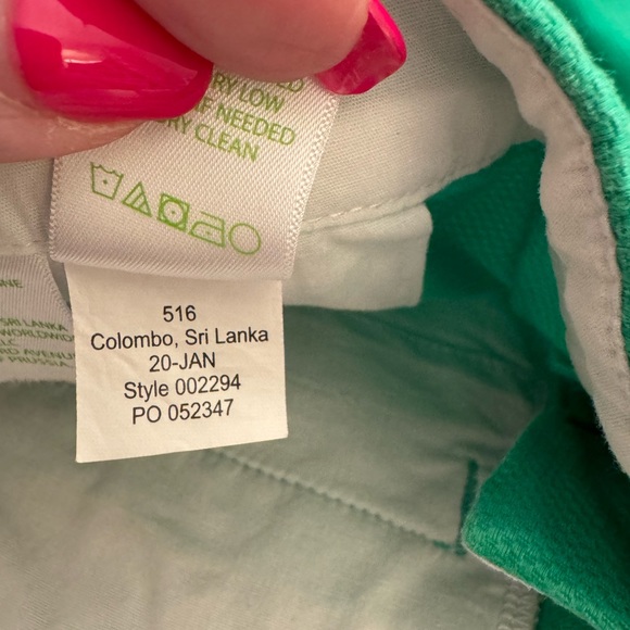 Lilly Pulitzer green buttercup shorts - Picture 5 of 7